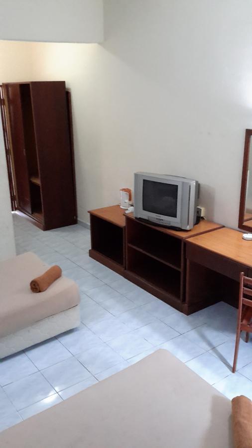 Tanjung Demong Beach Resort Kampung Kuala Besut Bagian luar foto