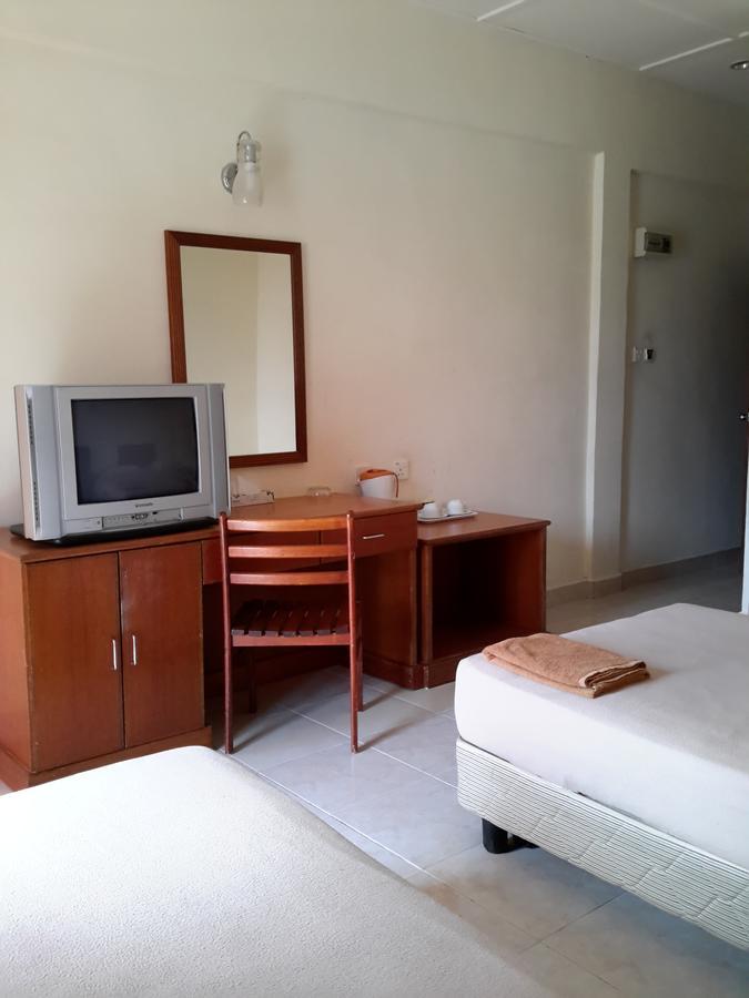 Tanjung Demong Beach Resort Kampung Kuala Besut Bagian luar foto
